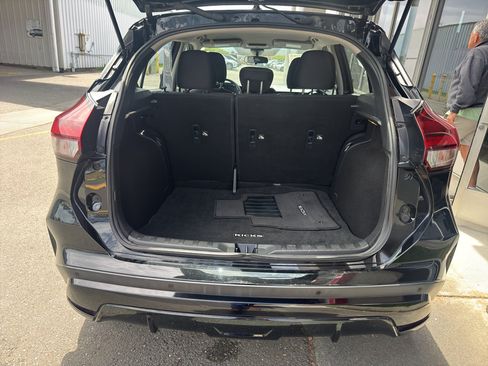 Used 2021 Nissan Kicks S FWD image 14