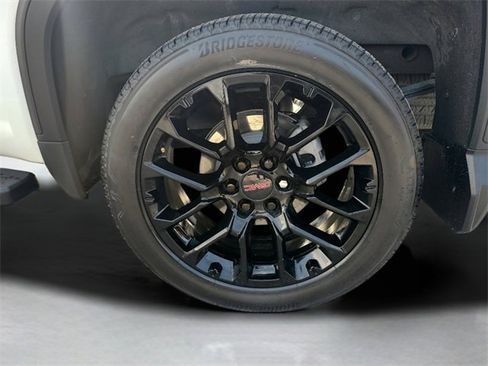 Used 2023 GMC Sierra 1500 SLT w/ SLT Premium Plus Package image 33