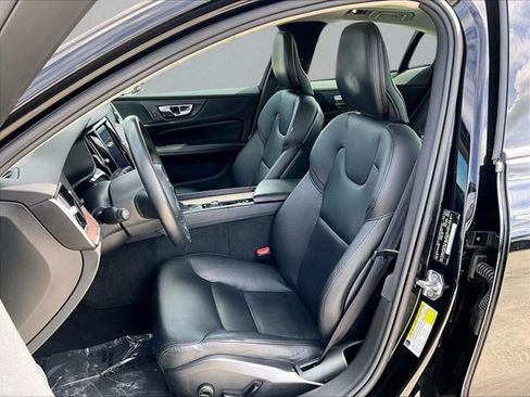 Used 2020 Volvo S60 T5 Momentum FWD image 27