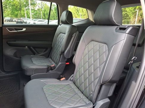 Used 2025 Volkswagen Atlas SEL Premium R-Line AWD/4WD image 7