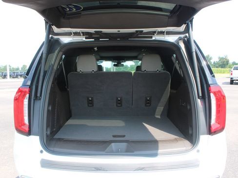 Used 2022 GMC Yukon XL SLT w/ SLT Premium Package RWD image 18