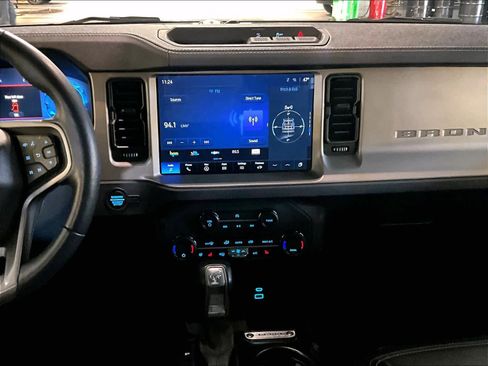 Used 2025 Ford Bronco Outer Banks image 18