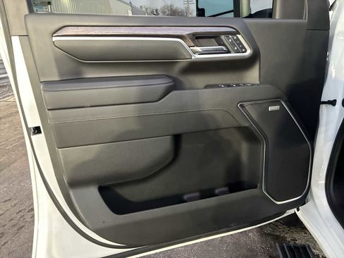 Used 2025 Chevrolet Silverado 3500 LTZ image 23