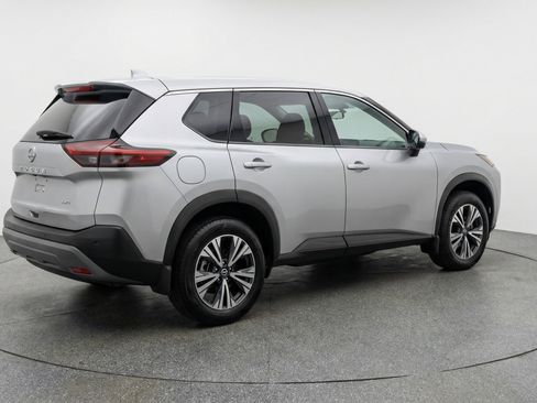 Used 2025 Nissan Rogue SV image 9