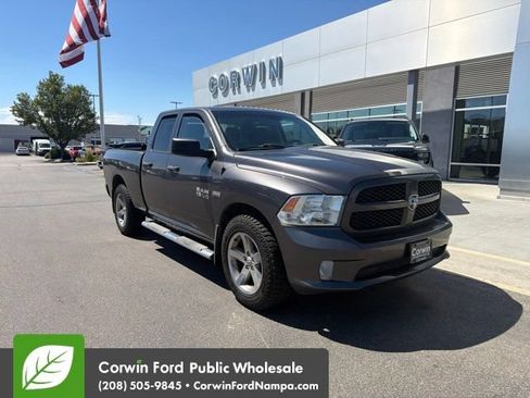 Used 2015 RAM 1500 Express RWD image 2