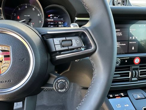 Certified 2026 Porsche Macan AWD/4WD image 16