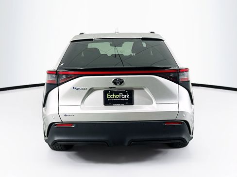 Used 2024 Toyota bZ4X XLE w/ Weather Package image 7