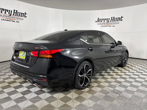 Used 2023 Nissan Altima 2.5 SR FWD image 6
