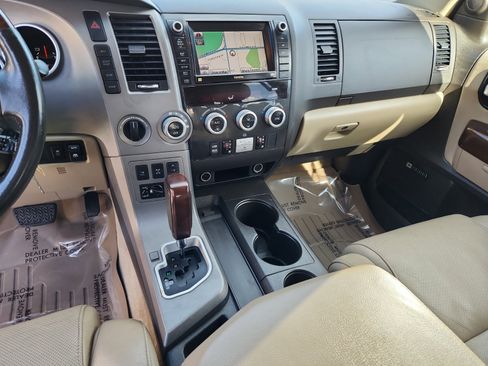Used 2011 Toyota Sequoia Platinum image 20