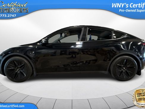 Used 2022 Tesla Model Y Performance image 9