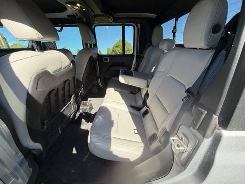 Used 2022 Jeep Gladiator Mojave w/ LED Lighting Group AWD/4WD image 8