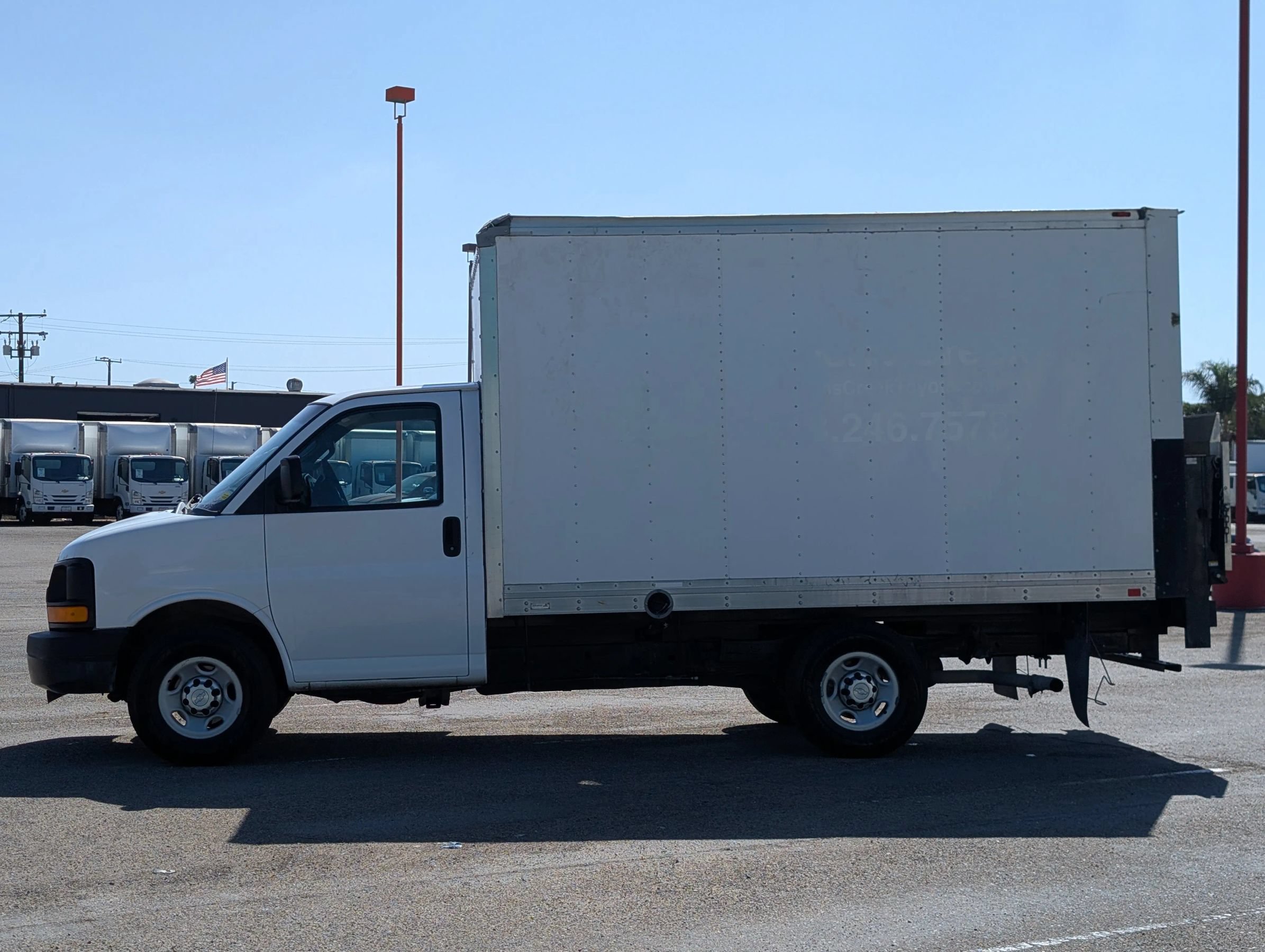 Used 2016 Chevrolet Express 3500 RWD image 5