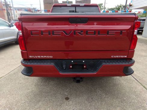 Used 2019 Chevrolet Silverado 1500 Custom w/ Custom Value Package image 4