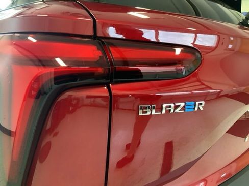 New 2025 Chevrolet Blazer EV LT image 15