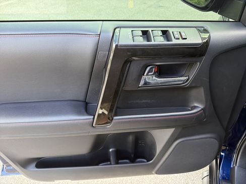 Used 2023 Toyota 4Runner TRD Off-Road Premium w/ Moonroof Package AWD/4WD image 11