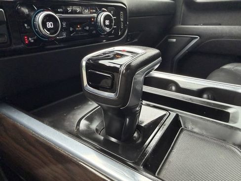 Used 2022 GMC Sierra 1500 SLT AWD/4WD image 19