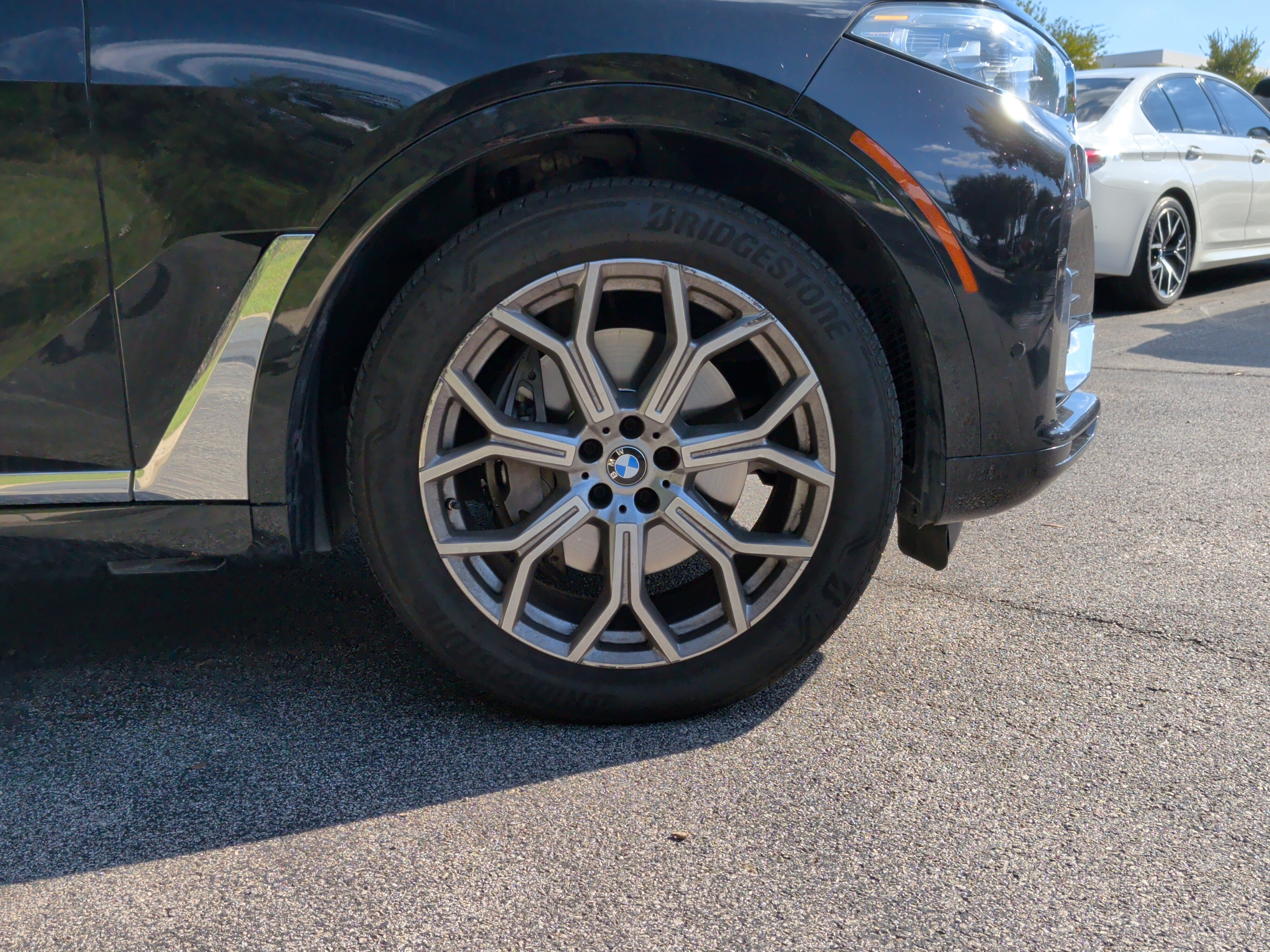 Used 2021 BMW X7 xDrive40i w/ Premium Package AWD/4WD image 12