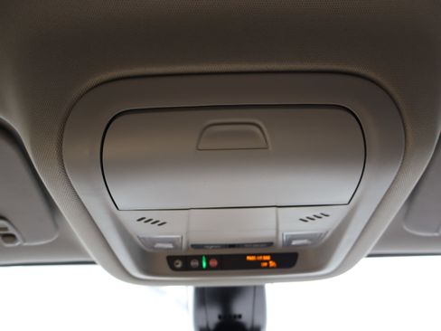 Certified 2023 GMC Acadia SLE w/ Driver Convenience Package image 29