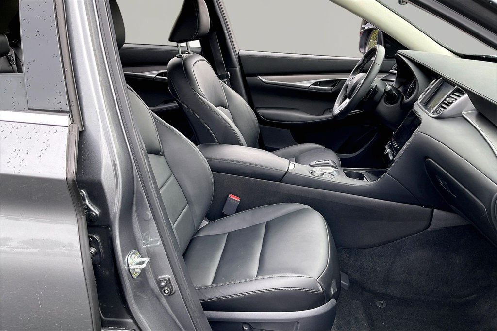 Used 2023 INFINITI QX50 Pure AWD/4WD image 31