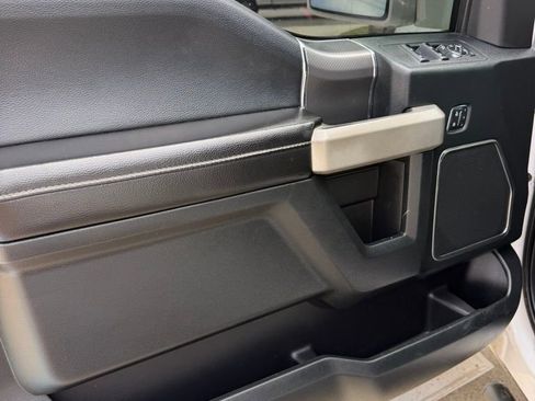 Used 2016 Ford F150 Lariat image 11