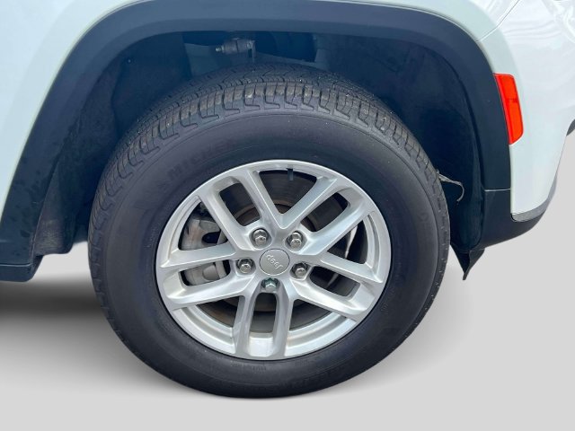 Used 2024 Jeep Grand Cherokee L Laredo AWD/4WD image 10