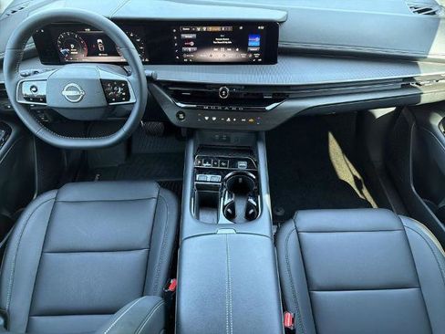 Certified 2025 Nissan Murano SV AWD/4WD image 2
