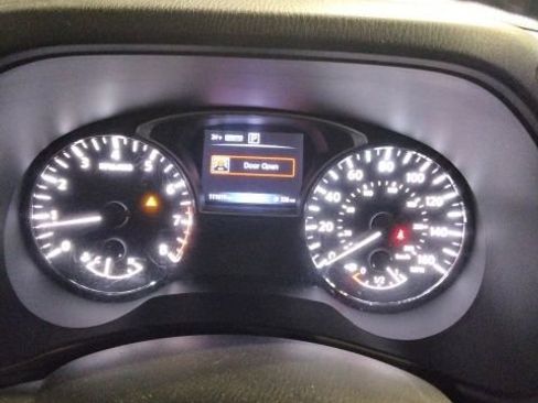 Used 2017 Nissan Pathfinder Platinum image 10