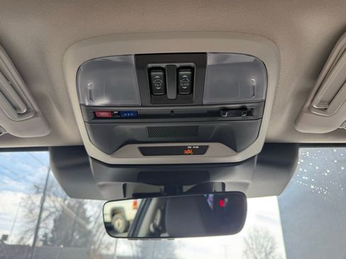 Used 2025 Subaru Crosstrek 2.0i Premium image 19