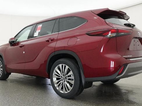 New 2026 Toyota Highlander Platinum AWD/4WD image 21