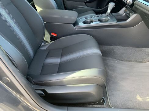 Used 2025 Honda Civic Sport image 18