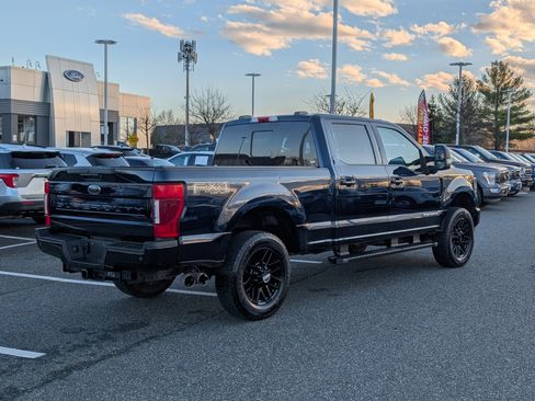Used 2022 Ford F250 Lariat w/ Black Appearance Package image 3