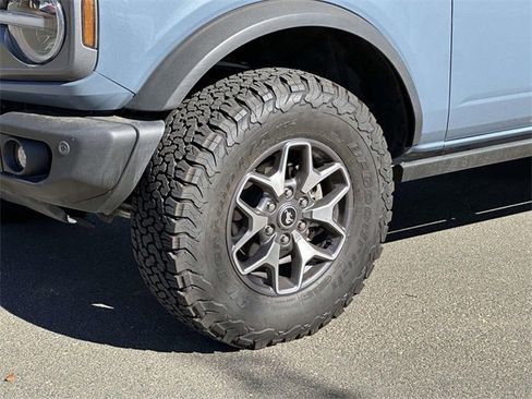 Used 2023 Ford Bronco Badlands image 7