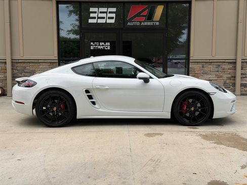 Used 2024 Porsche 718 Cayman S RWD image 2