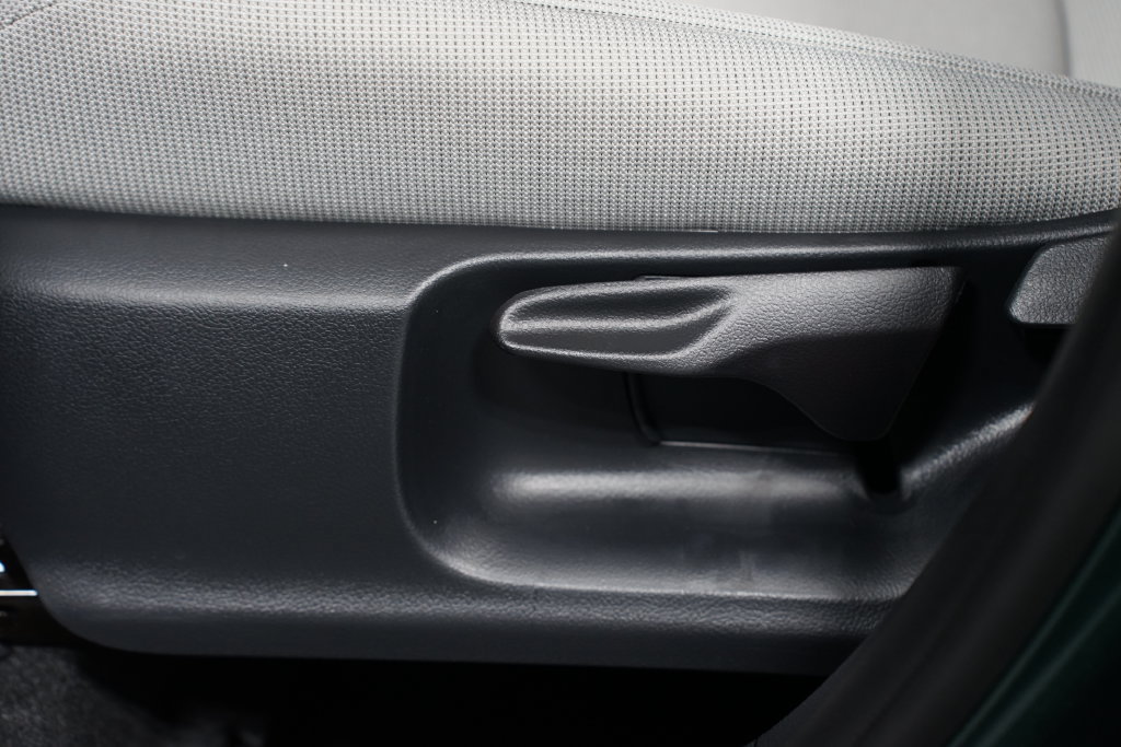 New 2026 Toyota Corolla Cross LE w/ Moonroof Package FWD image 32