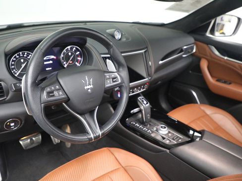 Certified 2022 Maserati Levante Modena image 13