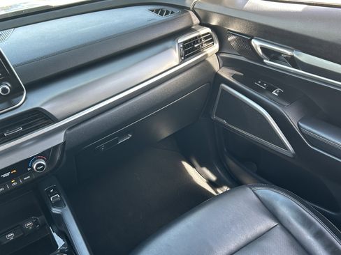 Used 2020 Kia Telluride S FWD image 18