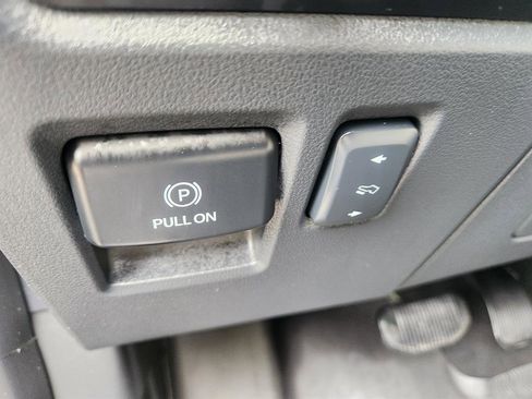 Used 2024 Ford Expedition Platinum image 40