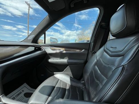 Used 2020 Cadillac XT6 Premium Luxury w/ Platinum Package AWD/4WD image 27