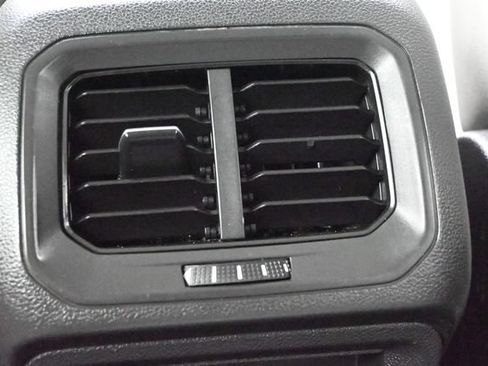Used 2021 Volkswagen Tiguan SEL AWD/4WD image 16