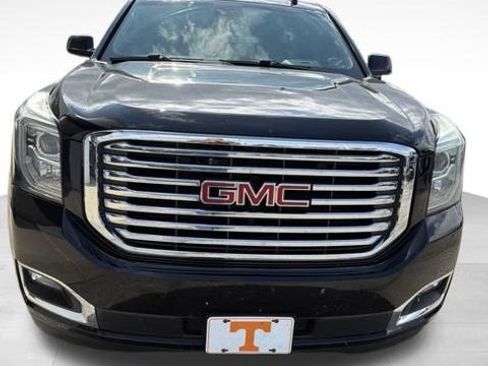 Used 2018 GMC Yukon SLT w/ Premium Edition AWD/4WD image 3