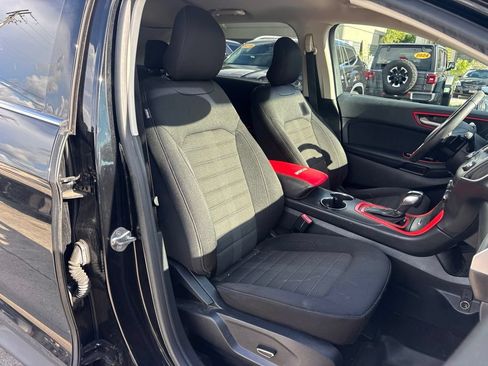 Used 2018 Ford Edge SEL FWD image 16
