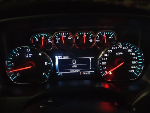 Used 2018 Chevrolet Silverado 1500 LT w/ Texas Edition image 23