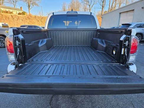 Used 2023 Toyota Tacoma TRD Off-Road w/ Technology Package image 12