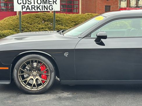 Used 2016 Dodge Challenger SRT Hellcat image 5