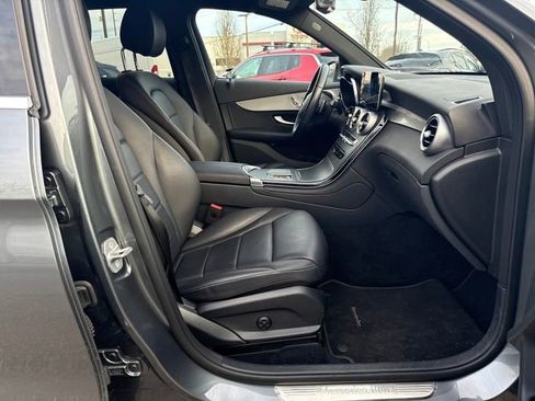 Used 2021 Mercedes-Benz GLC 300 4MATIC image 11