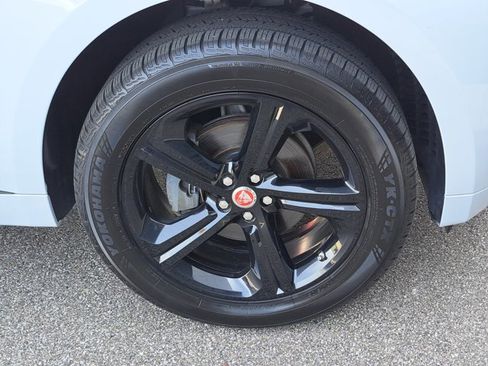 Used 2020 Jaguar F-PACE Checkered Flag image 7