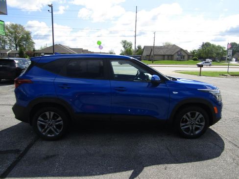 Used 2022 Kia Seltos LX AWD/4WD image 9