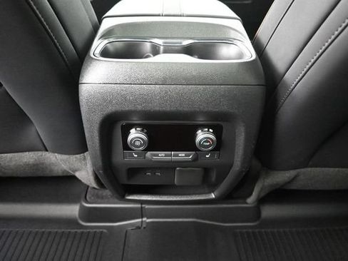 Used 2024 GMC Acadia AT4 w/ Luxury Package AWD/4WD image 33