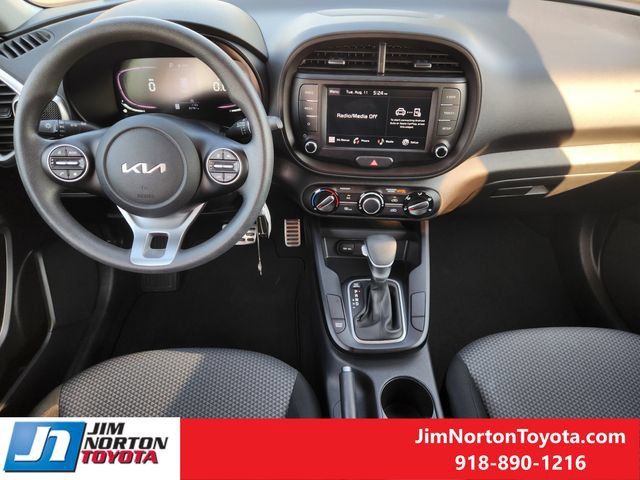 Used 2023 Kia Soul LX FWD image 25