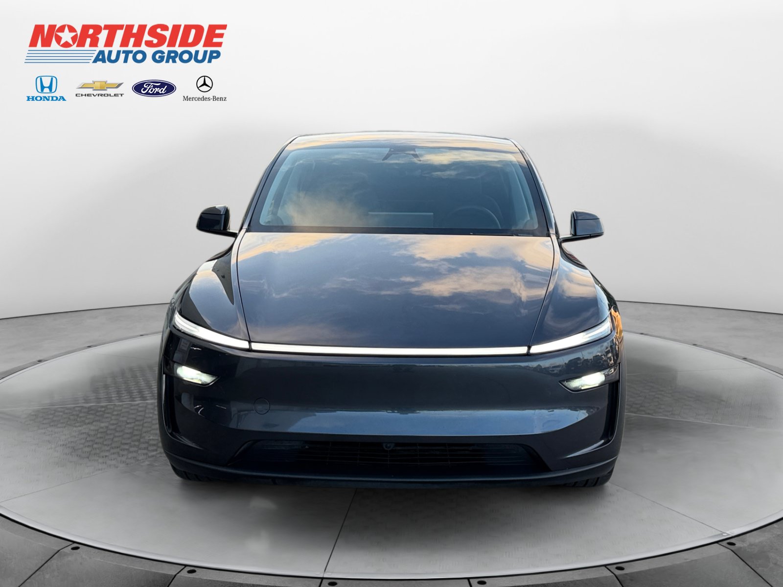Used 2026 Tesla Model Y Long Range AWD/4WD image 2